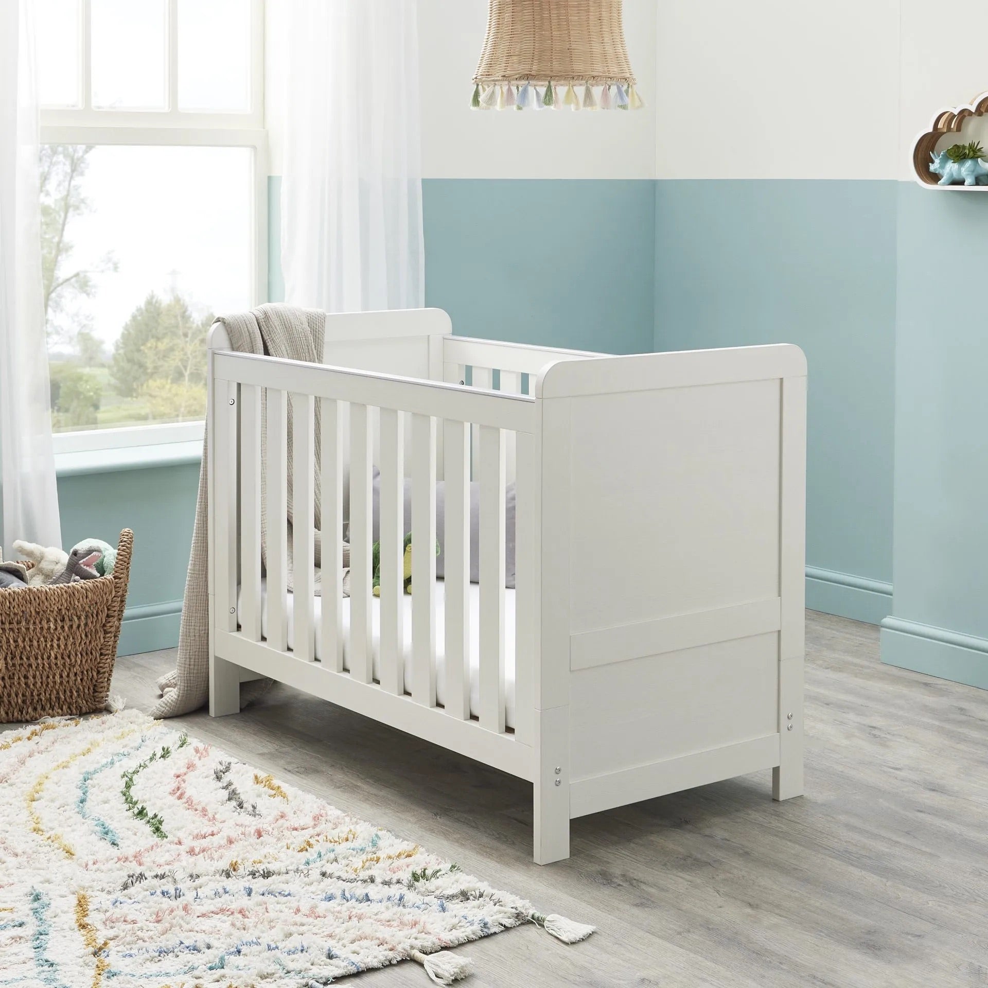 Babymore Caro Mini Cot Bed – white wash – Jolly Tots